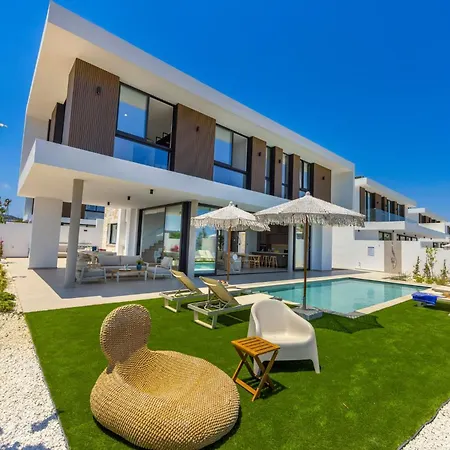 New 4 Bedroom With Panoramic Sea Views Paralimni
