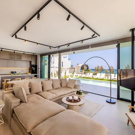 New 4 Bedroom With Panoramic Sea Views * 帕拉利米尼