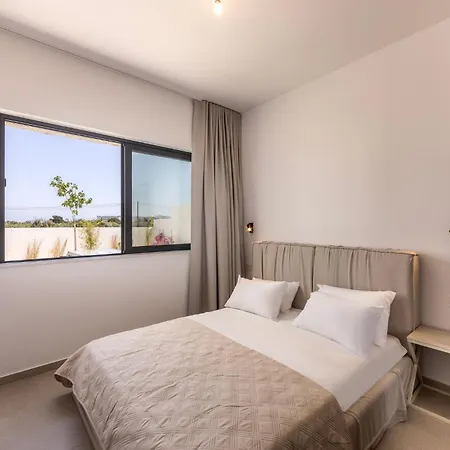 New 4 Bedroom With Panoramic Sea Views Villa